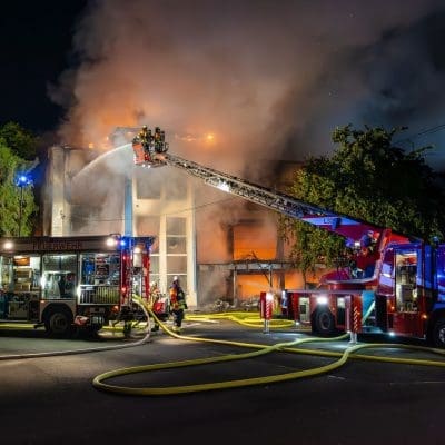 Teamwork gegen die Flammen: Feuerwehr Großostheim im Einsatz